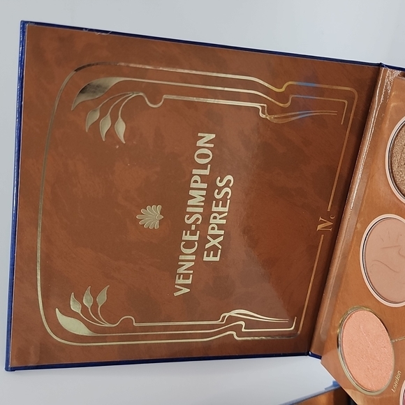 Nomad Venice-Simplon Express Carry-On Eyeshadow Palette - Picture 3 of 16